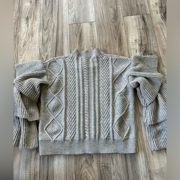 Chicwish Womens Cable Knit Sweater Dramatic Knit Ruffle Sleeves Gray Size M - Picture 3 of 9